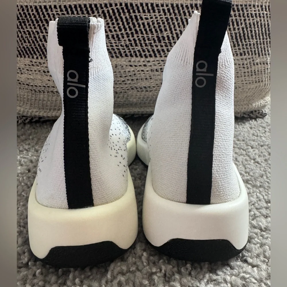 NIB- alo Velocity Knit Sneaker Black and White-7